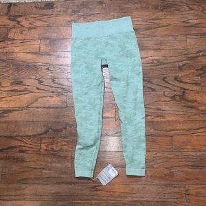 NWT Gymshark camo leggings booty scrunch M